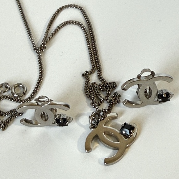 Chanel silver & black stone earrings and necklace set - Picture 1 of 7